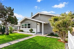 Building Photo - 1017 Avenida de Pio Pico