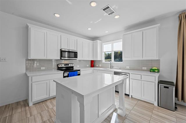 Building Photo - 375 Oakbend Dr