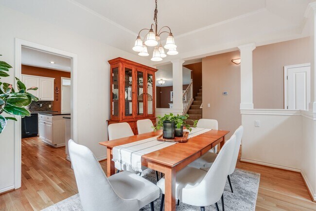 Building Photo - Beautiful 4 Bed, 3 Bath Rental Home in Bea...