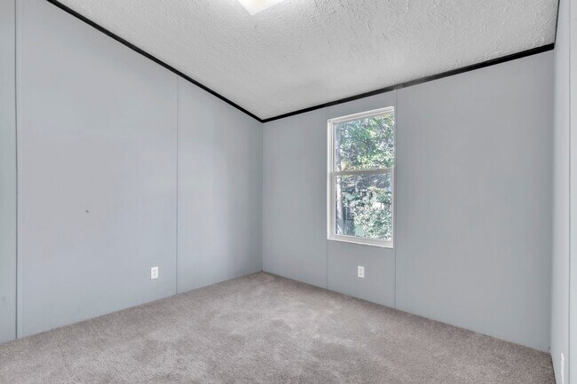 Building Photo - 1 Alice St