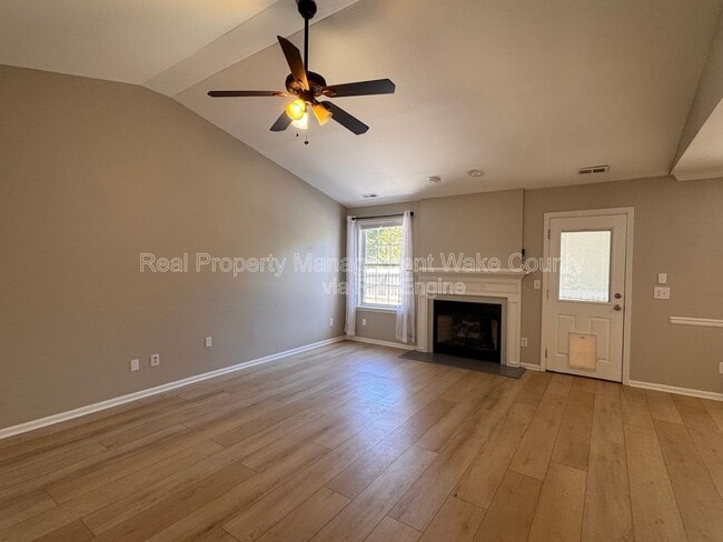 Building Photo - 206 Lindell Dr