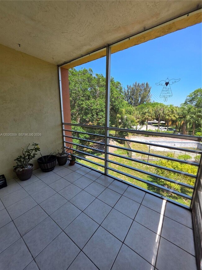 Building Photo - 4374 NW 9th Ave