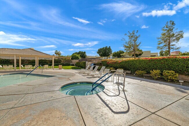 Building Photo - 45553 Meadow Lake Dr