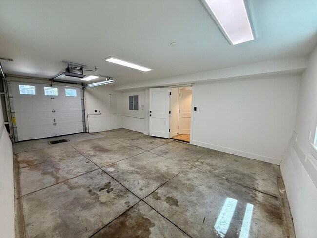 Building Photo - 5 Monte Vista Ave