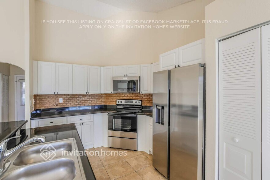 Building Photo - 9310 Chelsea Dr