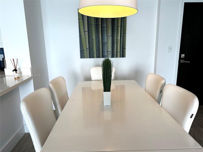 Building Photo - 90 Alton Rd