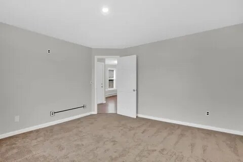 Building Photo - 528 Broadway St