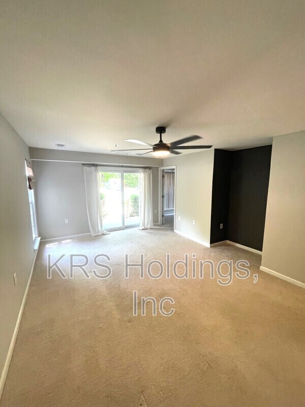 Building Photo - 1037 Gardenview Loop