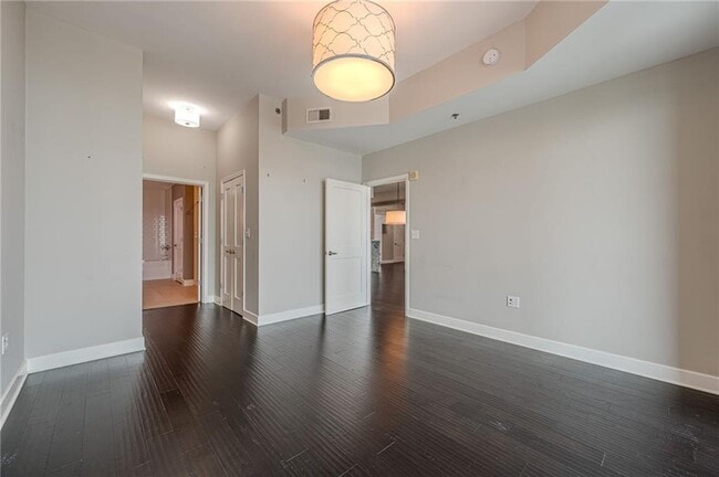 Building Photo - 2795 Peachtree Rd NE