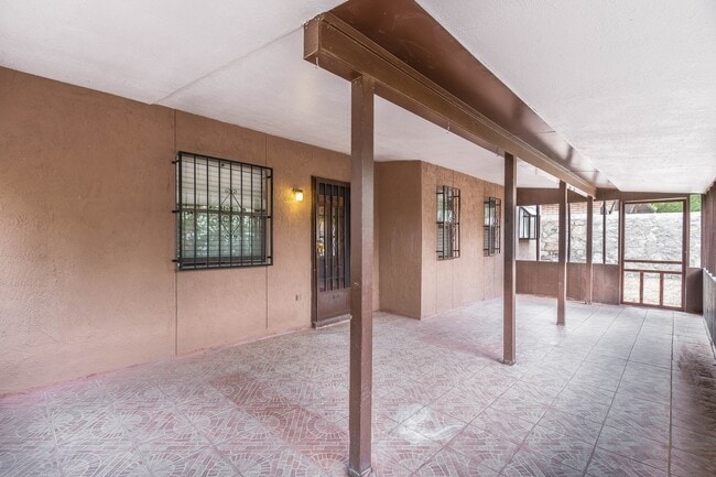 Building Photo - Lovely 4 bedroom in West Side El Paso!!