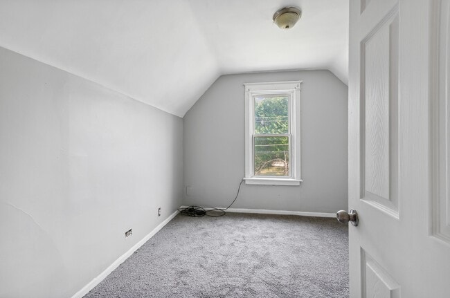Building Photo - 10643 S Calhoun Ave