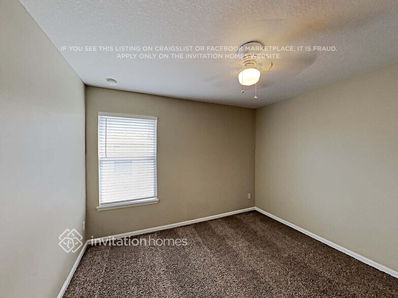 Building Photo - 921 Las Navas Pl