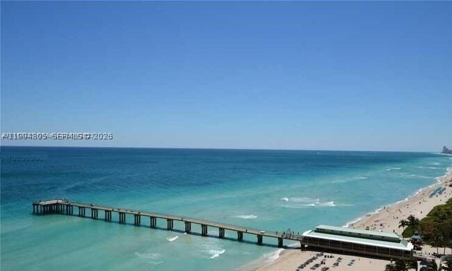 Building Photo - 16711 Collins Ave