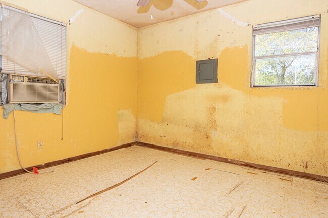 Building Photo - 407 Nugier Ave