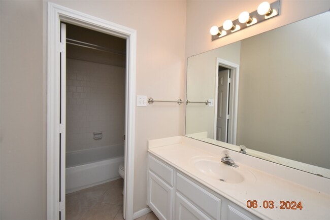 Building Photo - 1626 Diamond Brook Dr