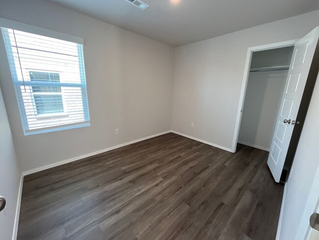 Building Photo - Pre-Leasing Now | Newer 3-Bedroom, 2-Bath Home in Springdale