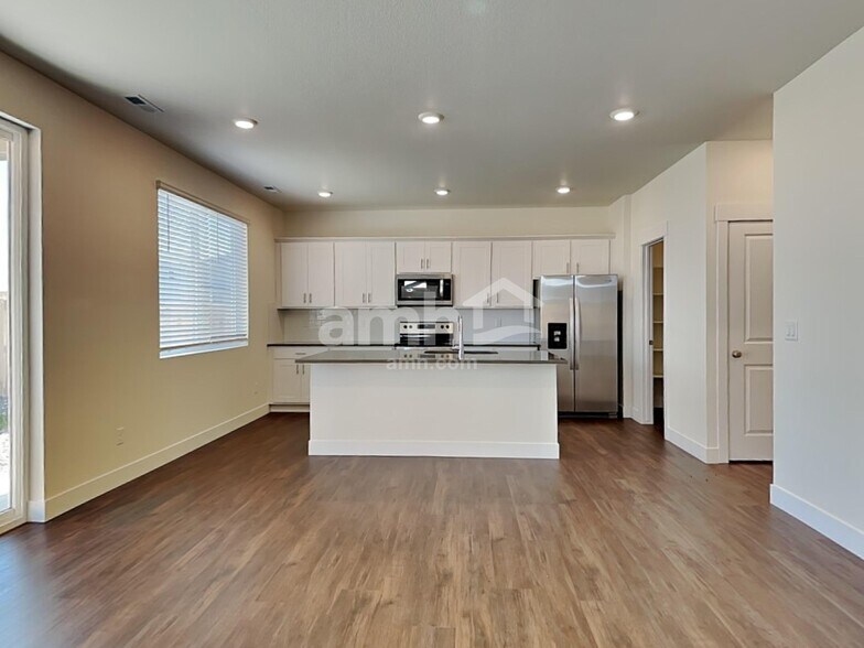 Building Photo - 11638 Broken Top Dr