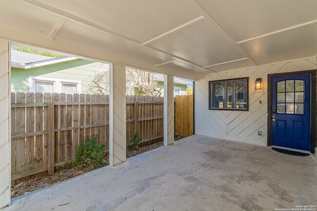 Building Photo - 207 W Hermine Blvd