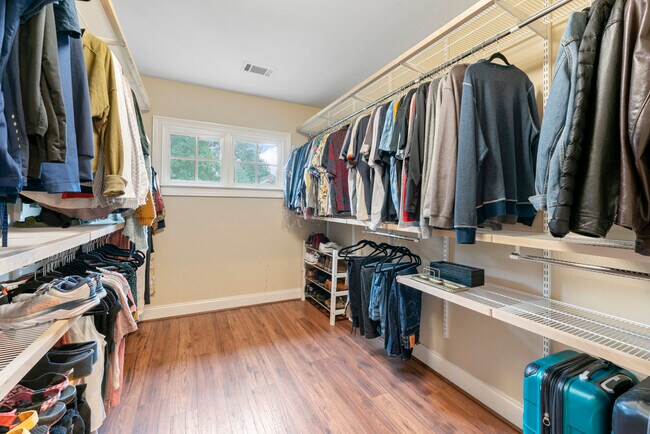 Building Photo - 3135 Alston Dr