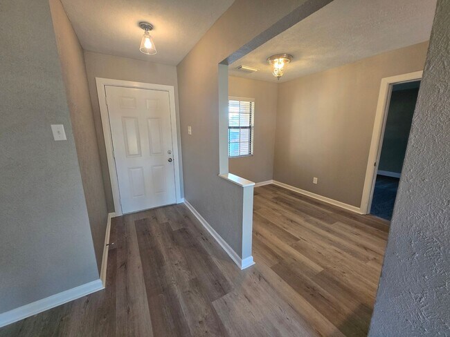 Building Photo - 1801 Archery Ln