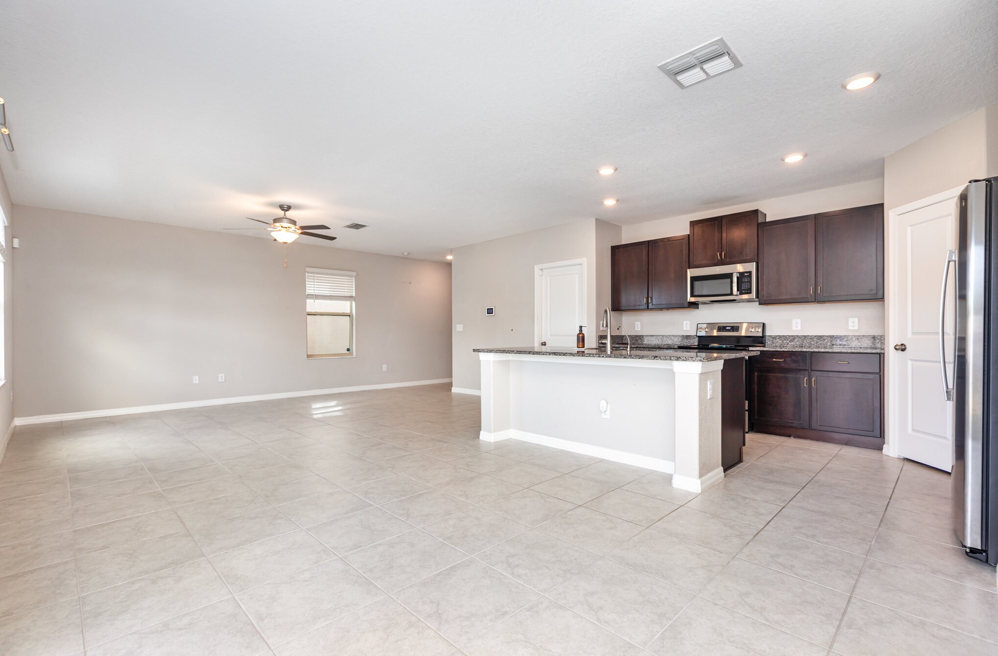 Building Photo - 6986 King Creek Dr