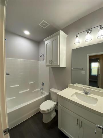 Building Photo - 106 W 17th Ave