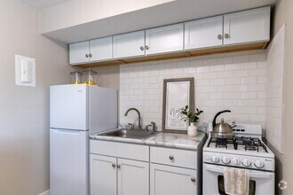 Building Photo - Highland Park Apartments | Standard 2 Bedroom