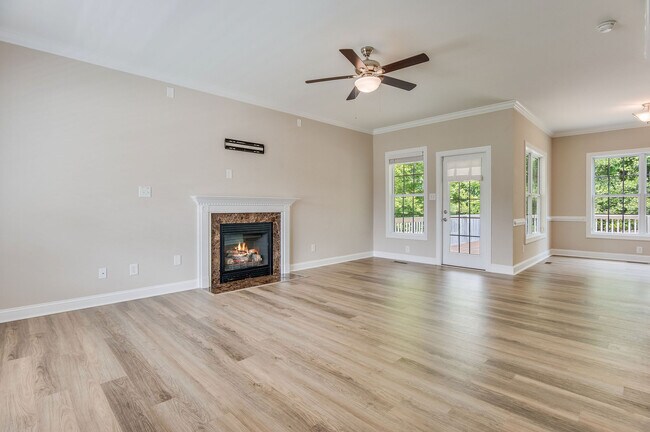 Building Photo - 107 McKinnon Pl