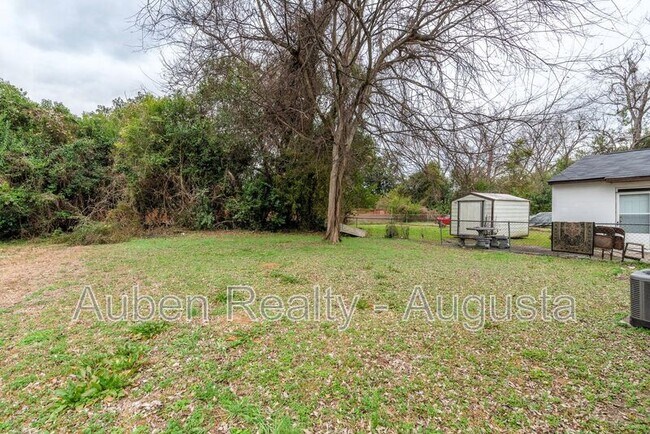 Building Photo - 821 Forsythe St