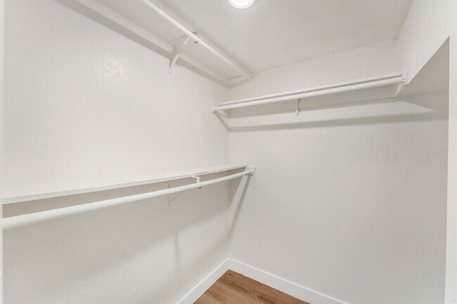 Building Photo - FULLY REMODELED UPSTAIRS CONDO | 3 BEDROOM | GRANITE COUNTERS | LAKE MEAD & JONES
