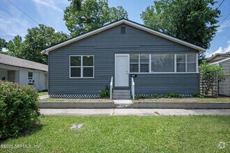 Building Photo - 1574 Steele St