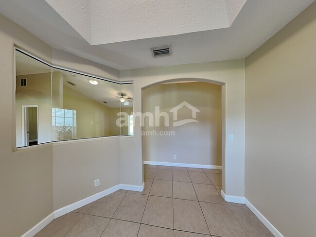 Building Photo - 6117 NW Gause Ave