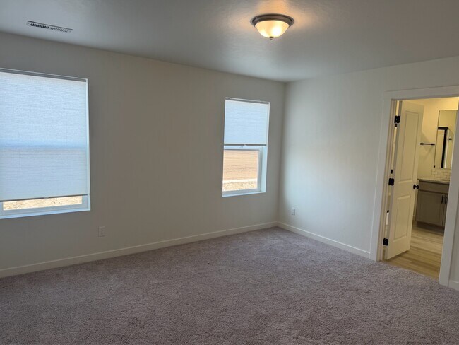 Building Photo - 7862 E Hilton Head St