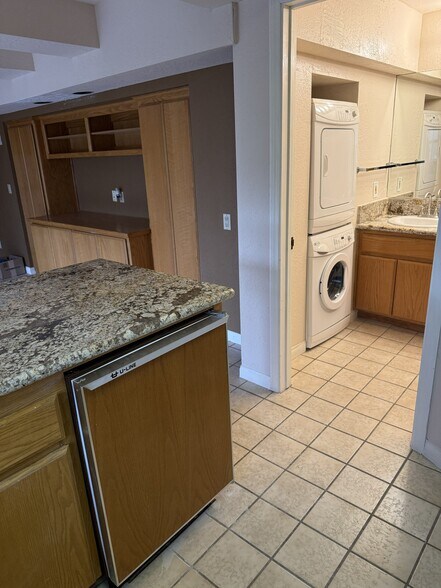 Building Photo - 13114 Polvera Ave