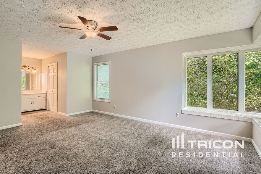 Building Photo - 1850 Winding Creek Ln SW