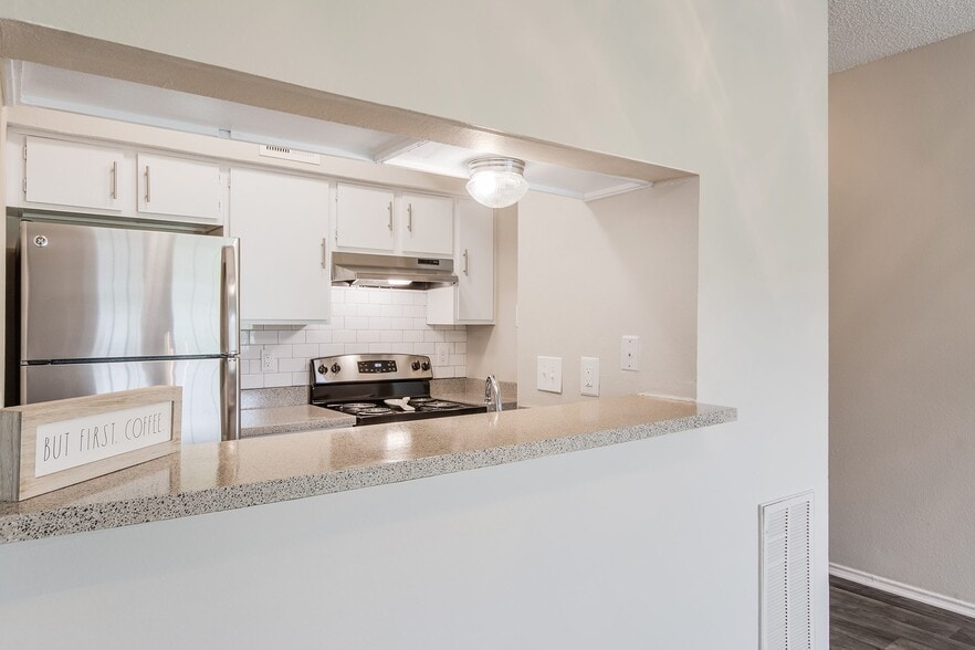 Lakeridge 1720 Valley View Ln Irving TX 75061 Apartment Finder