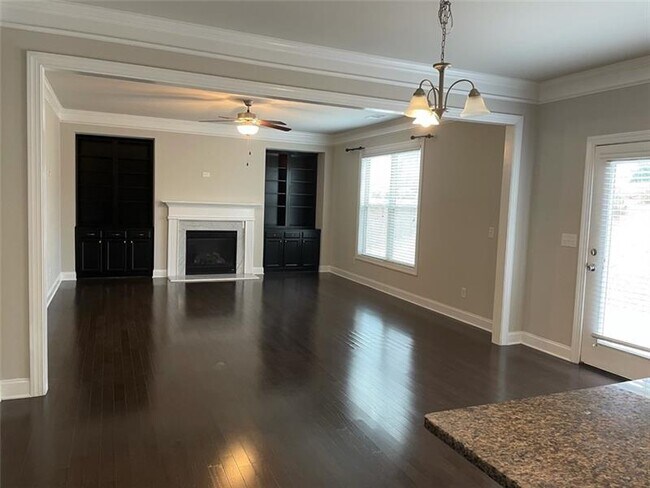 Building Photo - 2987 Regal Park Ct