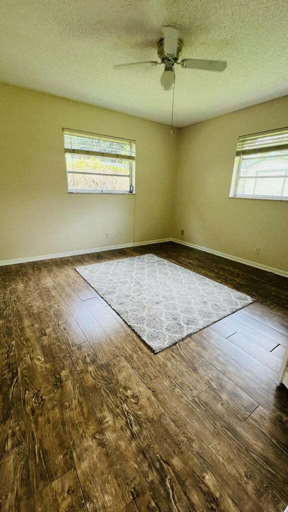 Building Photo - 6831 Eastview Dr