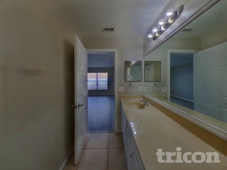 Building Photo - 4621 Ross Lanier Ln