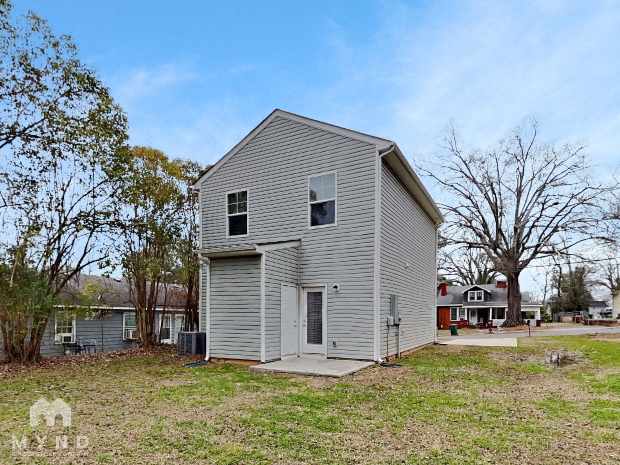 Building Photo - 819 W Walnut Ave