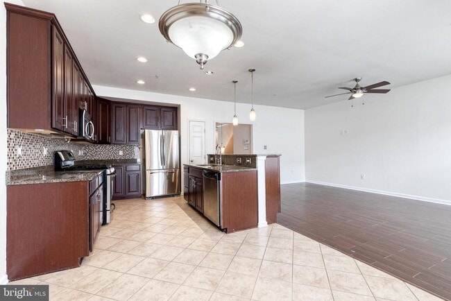 Building Photo - 7558 Stoney Run Dr