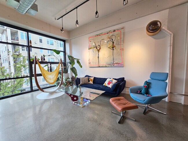 Building Photo - 80 Vine St