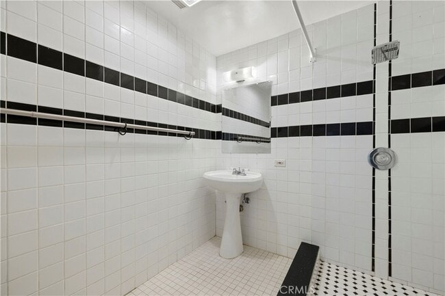 Building Photo - 65 Grace Terrace