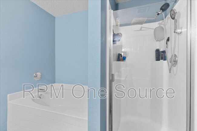 Building Photo - 5401 Pandale Valley Dr