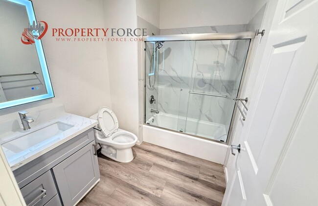 Building Photo - Updated 1,510 Sq Ft Belmont Condo Near Cal...