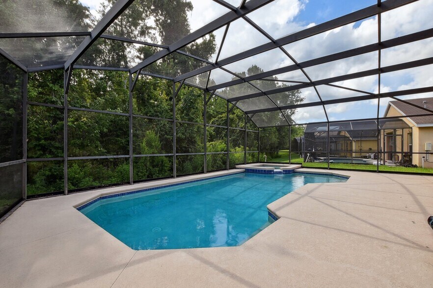 Building Photo - 661 Sandy Ridge Dr