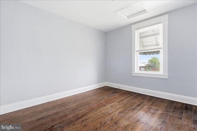 Building Photo - 1231 N Potomac St