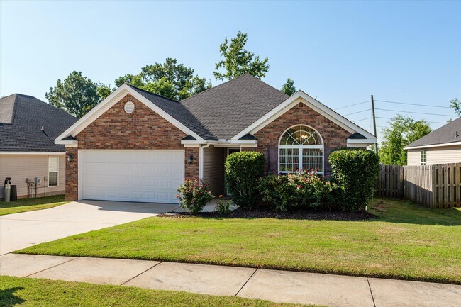 Building Photo - 570 Lory Ln