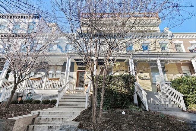 Building Photo - 136 Quincy Pl NE