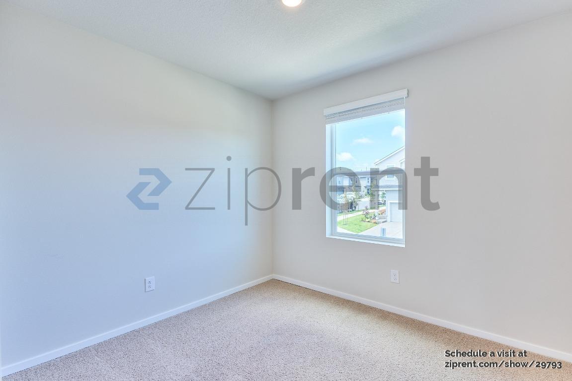 Building Photo - Unit
